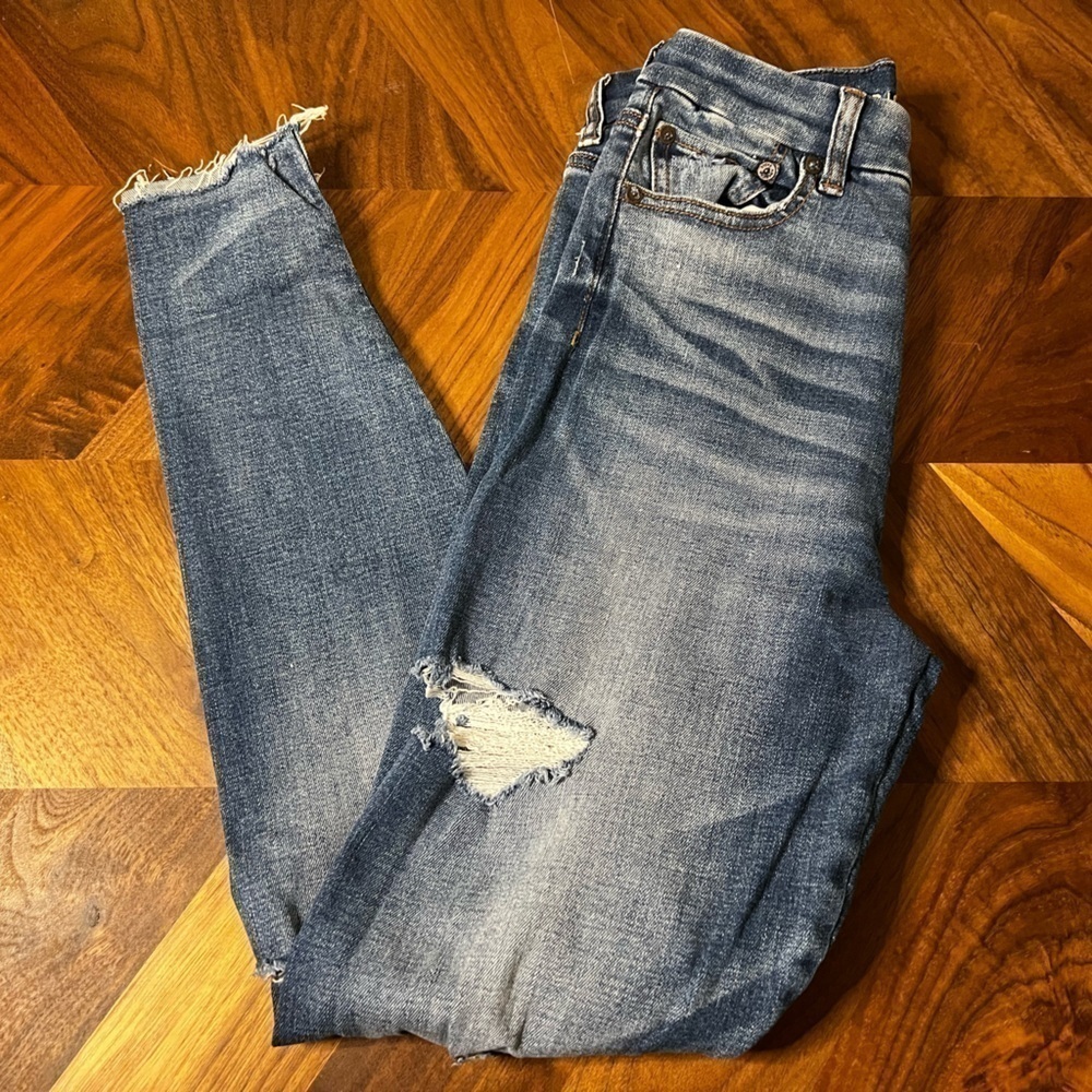 American eagle destroyed denim ankle crop raw hem curvy high rise